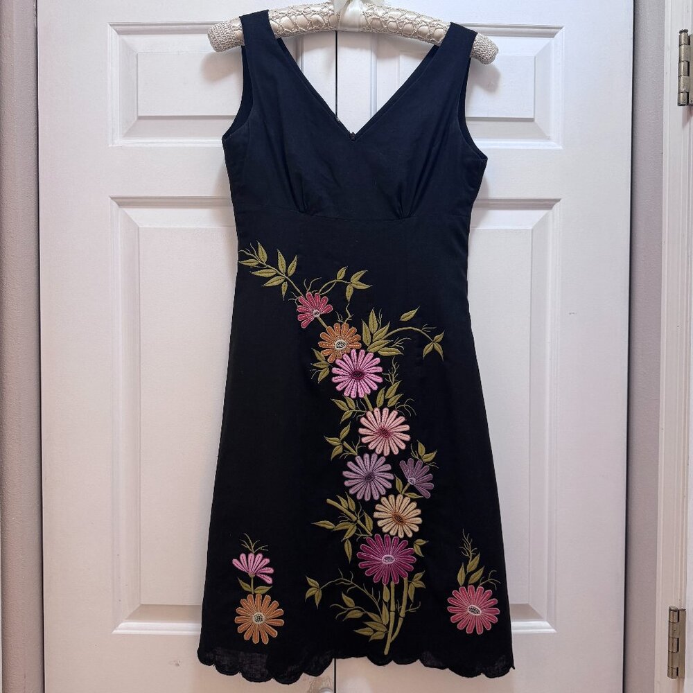 Black Sleeveless V-Neck A-Line Dress with Embroidered Flowers, Scalloped Hem (M)
